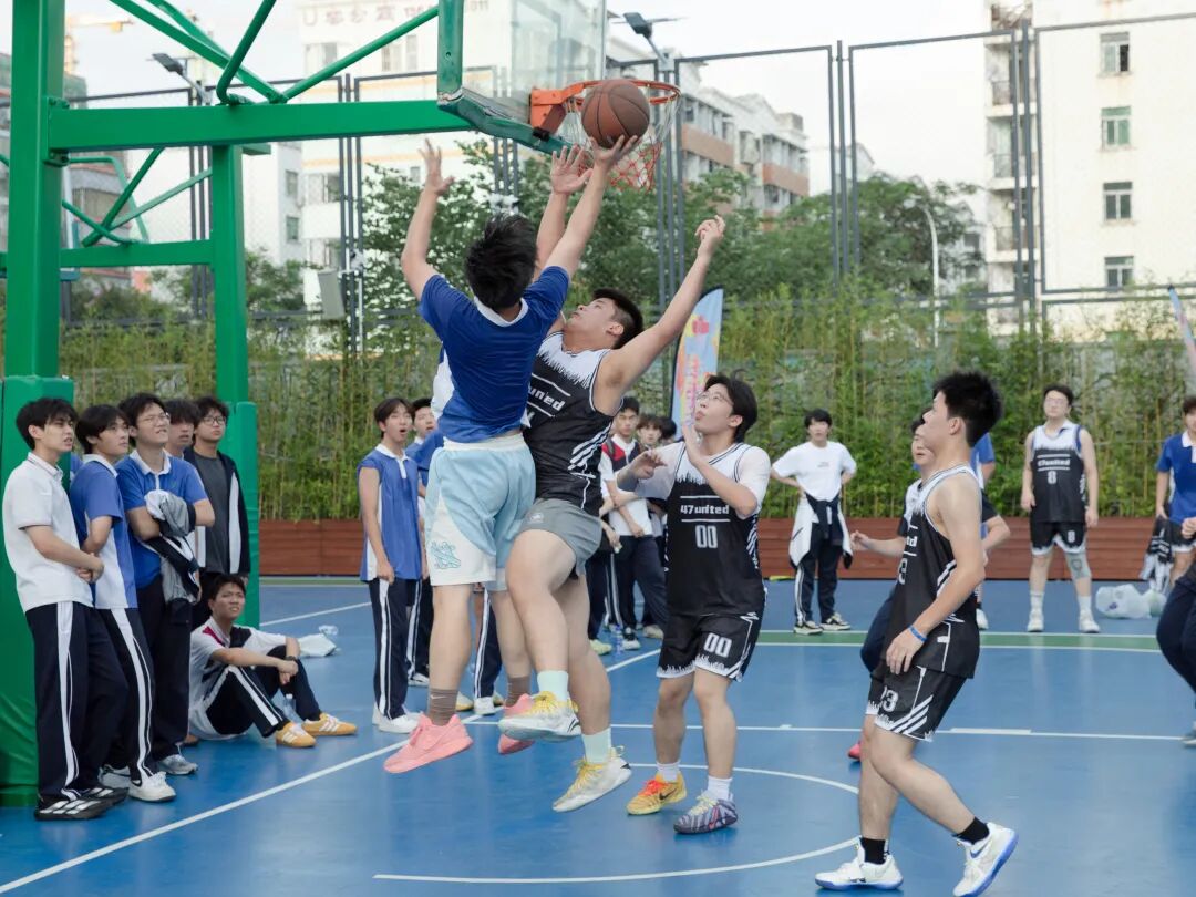 3.jpg 逐梦篮坛,热血燃夏!SCCSC校超篮球联赛顺利闭幕!